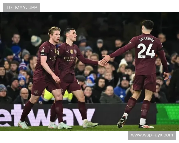 福登传射建功，曼城3-0轻取十人桑德兰紧追榜首